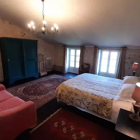 Beautiful, Luxurious And Ideally Situated * Criteuil-la-Magdeleine