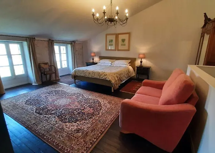 Сasa de vacaciones Beautiful, Luxurious And Ideally Situated Criteuil-la-Magdeleine