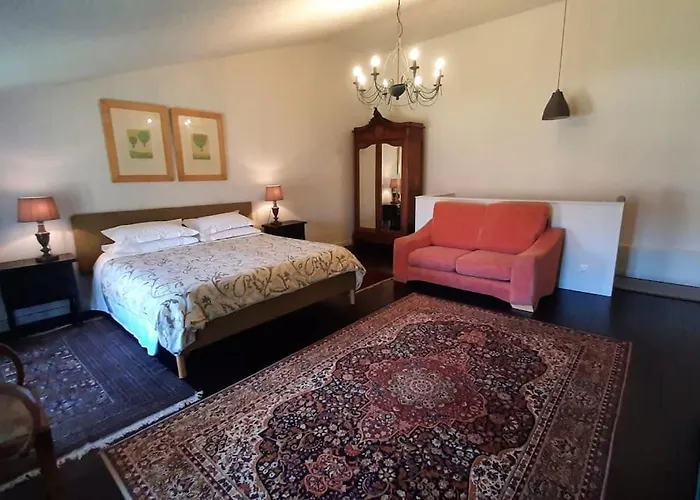 Сasa de vacaciones Beautiful, Luxurious And Ideally Situated Criteuil-la-Magdeleine