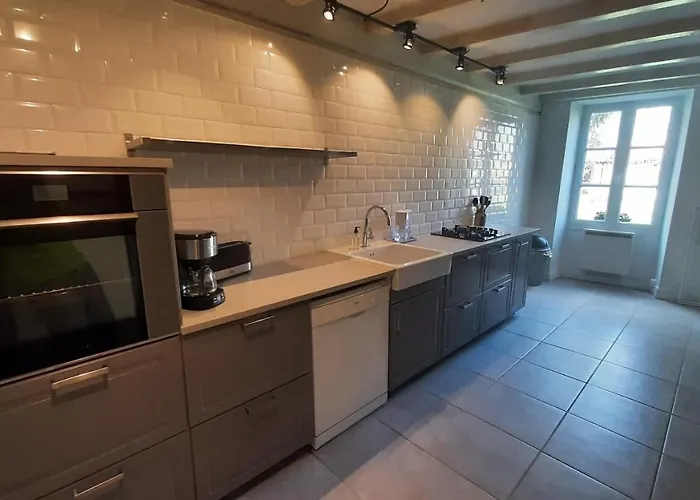 Beautiful, Luxurious And Ideally Situated Criteuil-la-Magdeleine