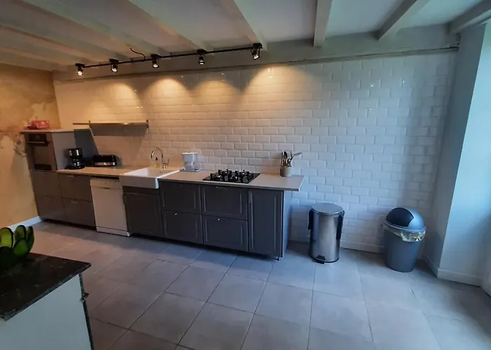 Beautiful, Luxurious And Ideally Situated *